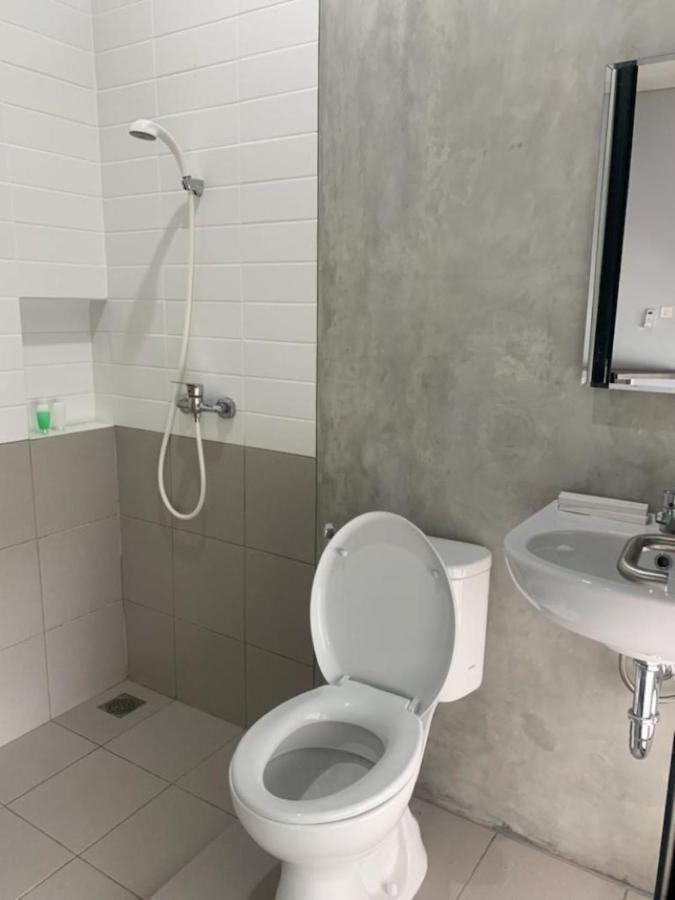 Hotel Cozy Puri Giacarta Esterno foto